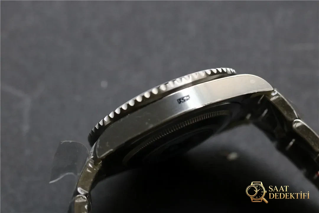 Clean Rolex GMT Inter Milan bezel/mavi-siyah bezel detay işçiliği iyi mi? - Kasa Çeliği ve Polisaj Kalitesi