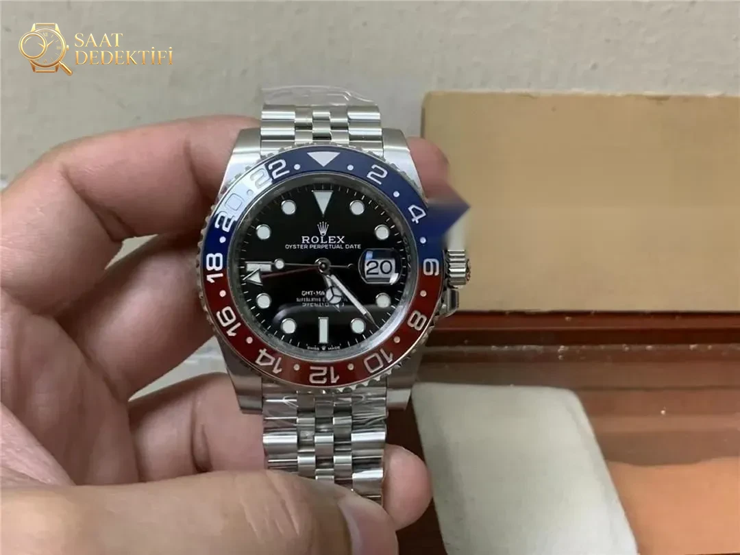 Clean Rolex GMT kırmızı-mavi (Pepsi) bezel, Dandong 3285 mekanizmayla nasıl bir saat? - Kadran Detayı ve Bezel İşçiliği