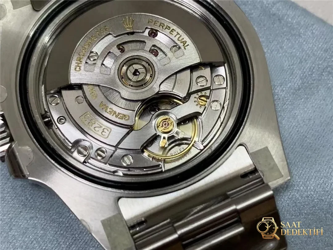 Clean Rolex GMT kırmızı-mavi (Pepsi) bezel, Dandong 3285 mekanizmayla nasıl bir saat? - Kasa Çeliği ve Polisaj Kalitesi