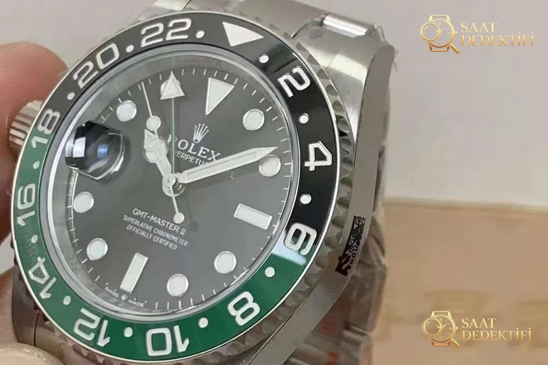 Clean Rolex GMT-Master Sprite bezel solak 126720 detay ve işçiliği nasıl? - Arka Kapak ve Mekanizma Detayı