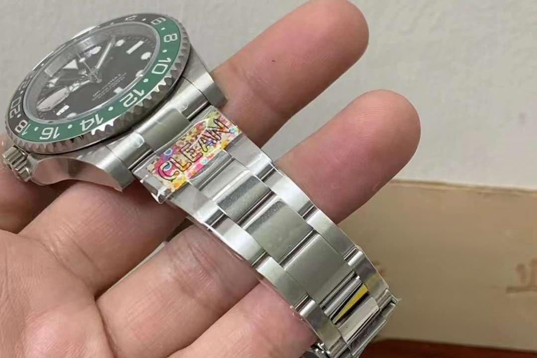 Clean Rolex GMT-Master Sprite bezel solak 126720 detay ve işçiliği nasıl? — 7. fotoğraf