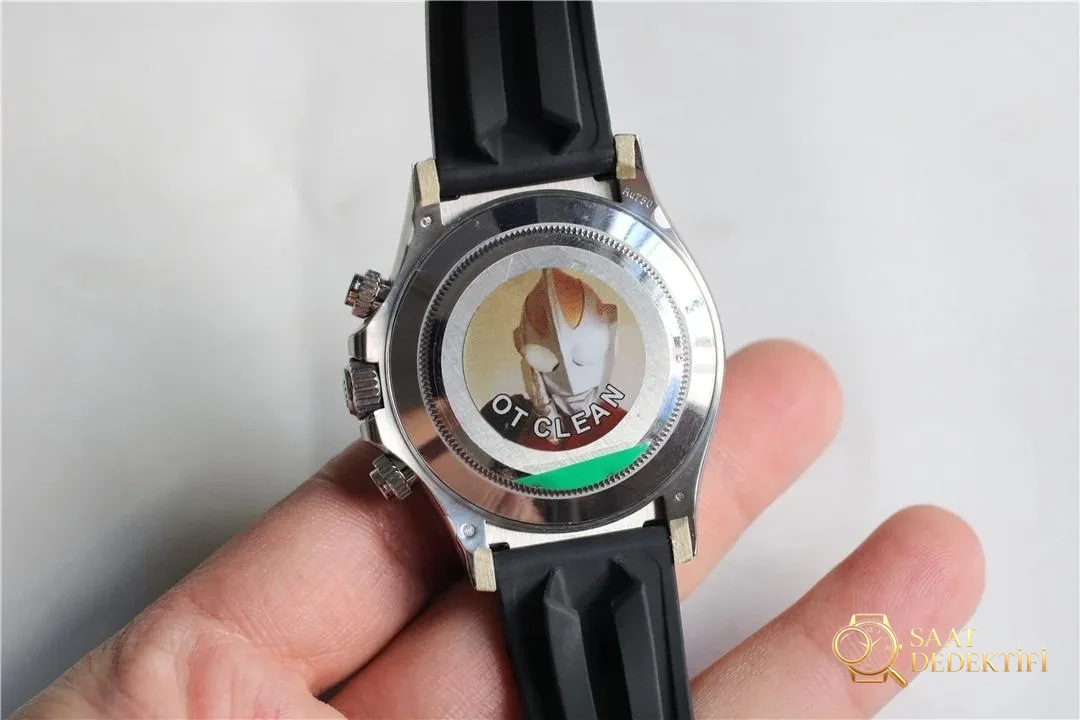 Clean Rolex gri kauçuk Daytona (Gri Ayı) 4130 mekanizmayla orijinaline rakip olabilir mi? - Fosfor ve Super-LumiNova Gece Görünümü