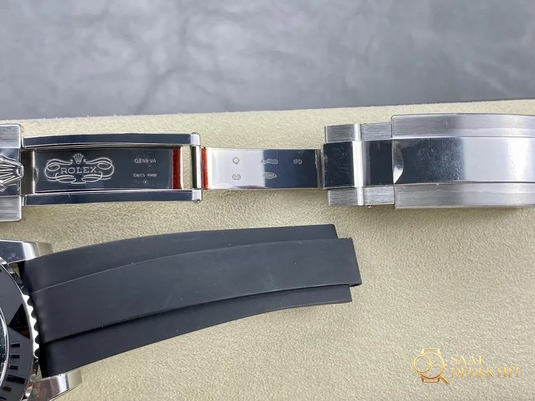 Clean Rolex kartal gözü taş kadranlı platin Yacht-Master m226659 kaliteli mi? - Yan Profil ve Kordon Bağlantısı