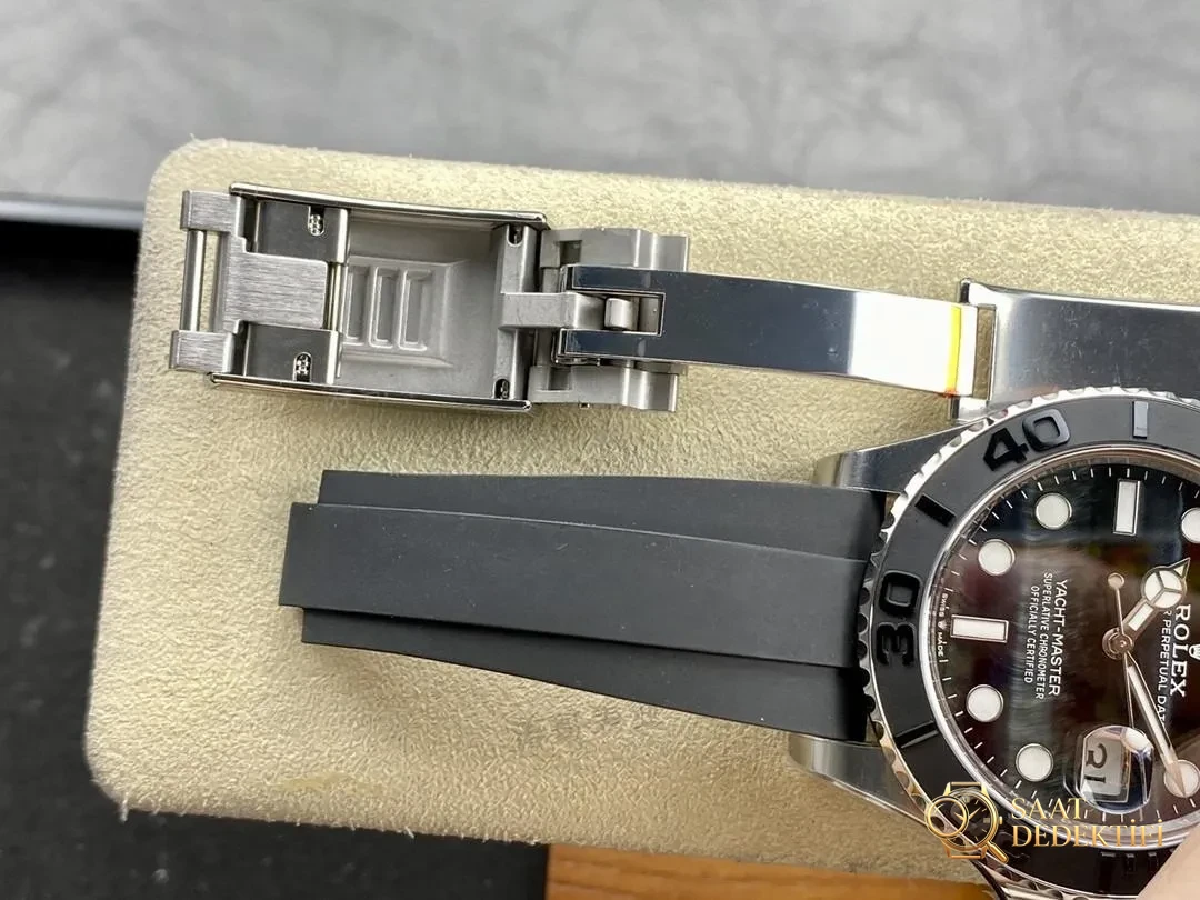 Clean Rolex kartal gözü taş kadranlı platin Yacht-Master m226659 kaliteli mi? - Genel Açı ve Estetik Duruş