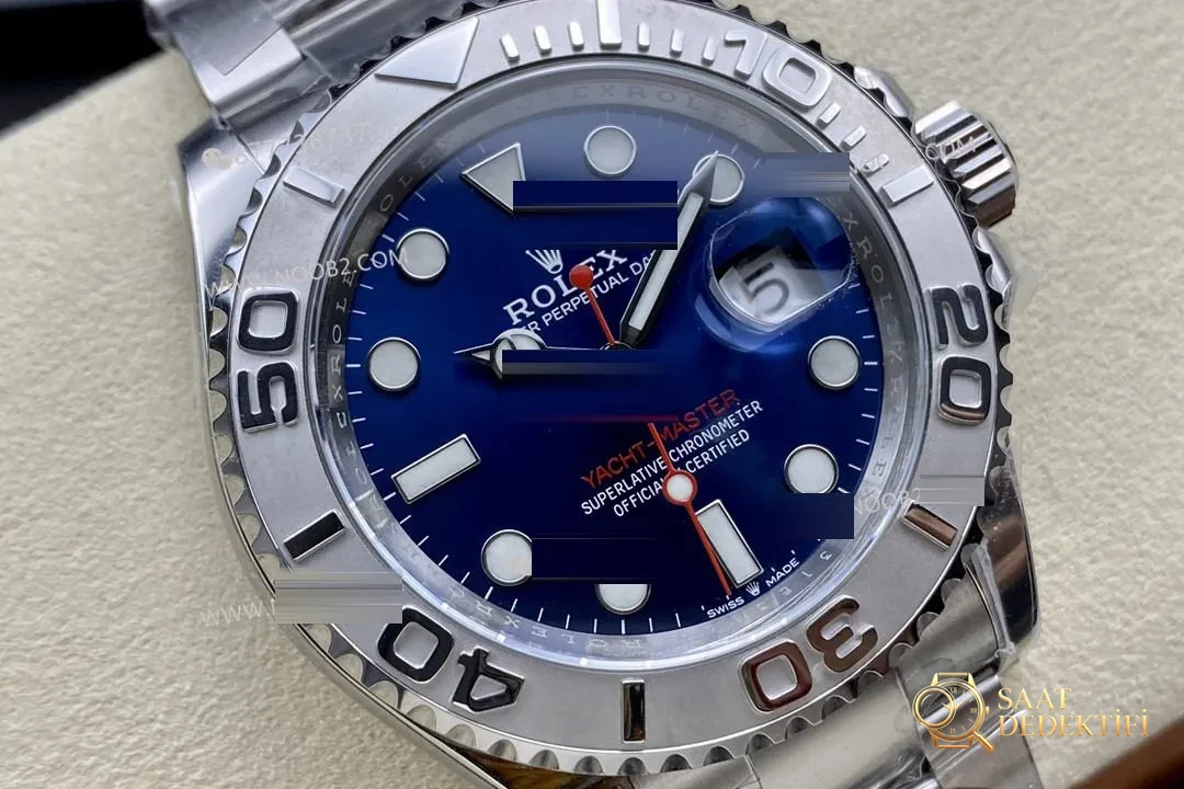 Mouvement Rolex Yacht-Master 3235 bleu propre : lequel a la meilleure finition entre AR et EW ? - Profil de cas et examen de la Couronne