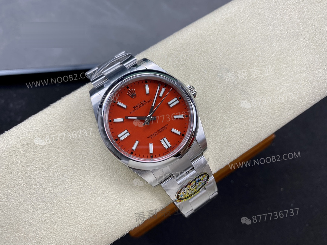 Clean Rolex Oyster Perpetual m124300-0007 kırmızı kadran ne kadar başarılı? — 4. fotoğraf