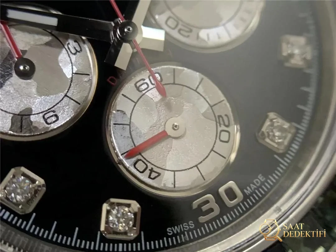 Clean Rolex Rainbow Daytona 4130 mekanizmalı modeli nereden satın alabilirim? - Fosfor ve Super-LumiNova Gece Görünümü