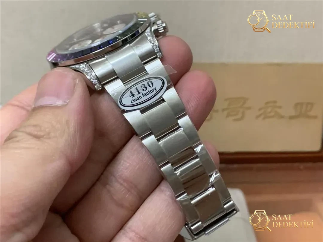 Clean Rolex Rainbow Daytona 4130 mekanizmalı modeli nereden satın alabilirim? - Genel Açı ve Estetik Duruş