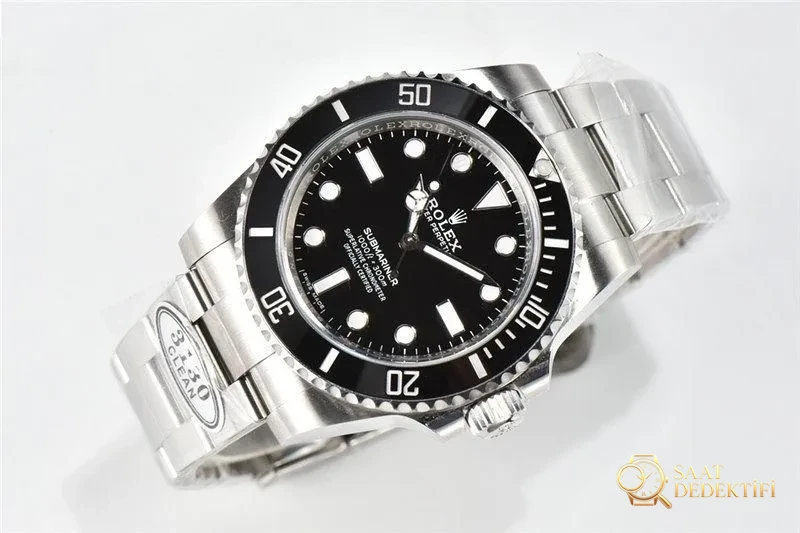 Clean Rolex Tarihsiz Siyah Su Hayaleti 114060 Saat İncelemesi - Arka Kapak ve Mekanizma Detayı