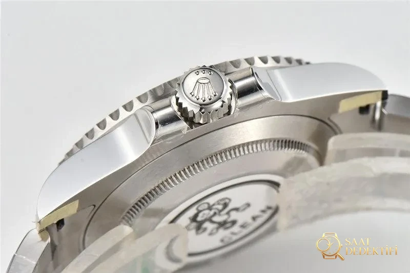 Clean Rolex Tarihsiz Siyah Su Hayaleti 114060 Saat İncelemesi - Makro Kadran ve İndeks İşçiliği