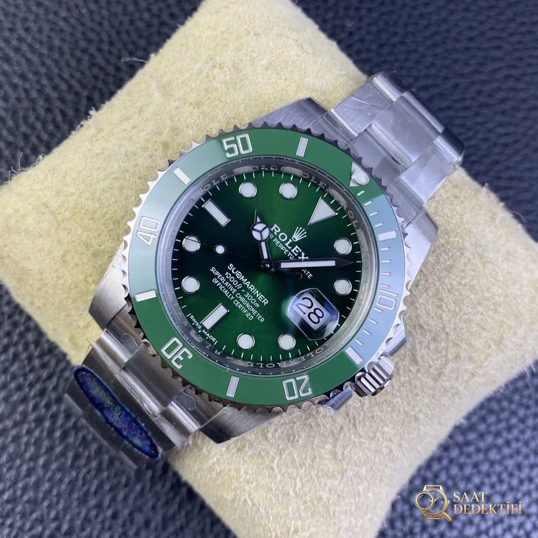 Clean Rolex Yeşil Su Hayaleti ve Siyah Su Hayaleti V5 Versiyonu 3135 Mekanizma İşçilik İncelemesi - Arka Kapak ve Mekanizma Detayı