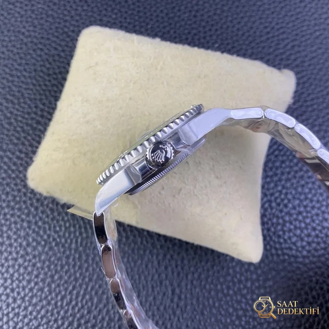 Clean Rolex Yeşil Su Hayaleti ve Siyah Su Hayaleti V5 Versiyonu 3135 Mekanizma İşçilik İncelemesi - Klips Kilidi ve Lazer Damgalar