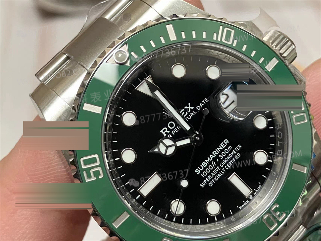 Clean Rolex yeşil su hayaleti yeni 3235 mekanizmalı modeli elde nasıl bir deneyim sunuyor? — 4. fotoğraf