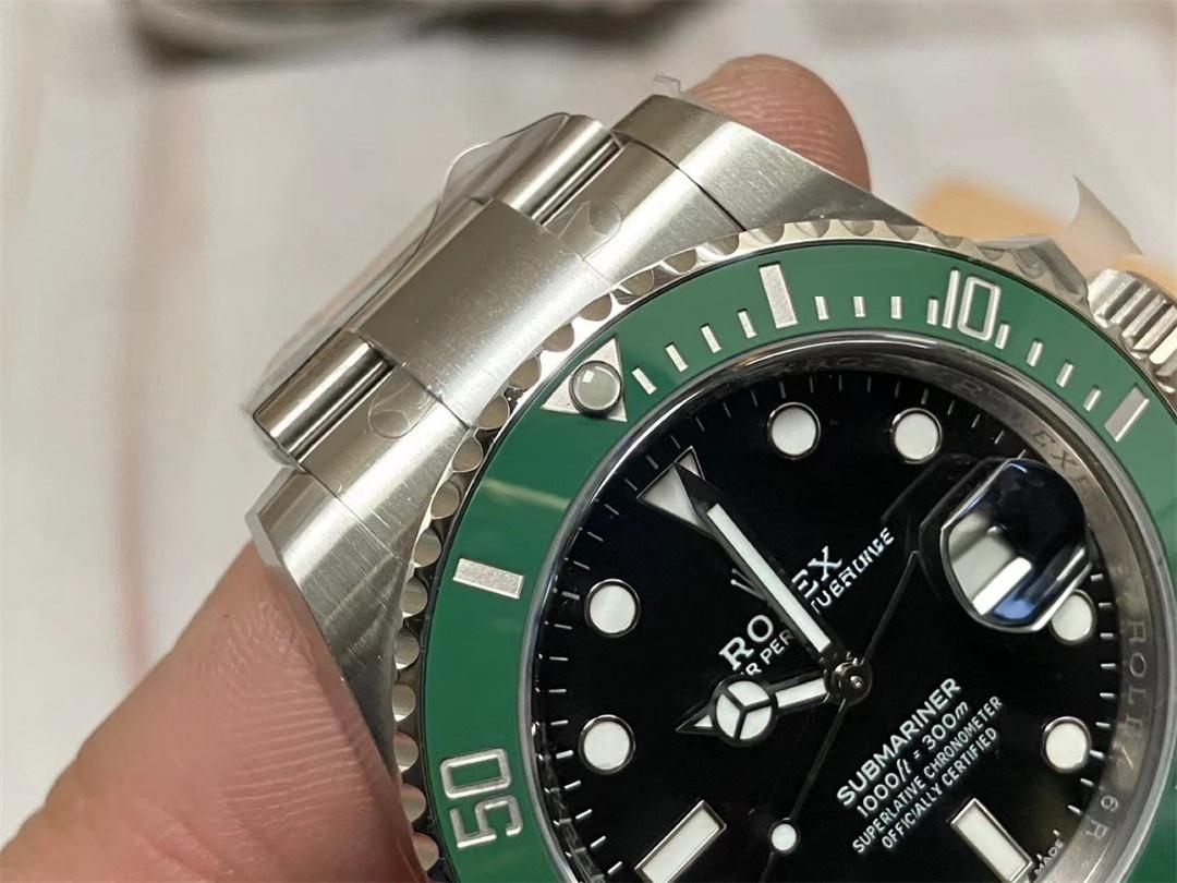 Clean Rolex yeşil su hayaleti yeni 3235 mekanizmalı modeli elde nasıl bir deneyim sunuyor? — 7. fotoğraf