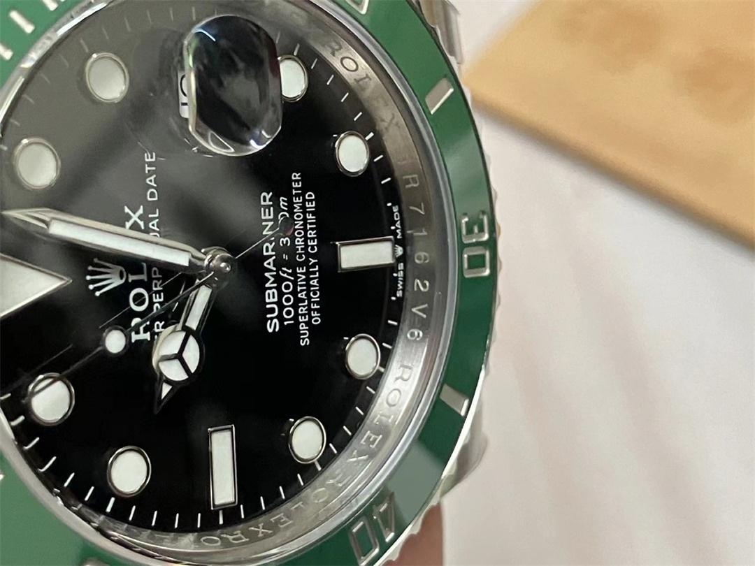 Clean Rolex yeşil su hayaleti yeni 3235 mekanizmalı modeli elde nasıl bir deneyim sunuyor? — 9. fotoğraf
