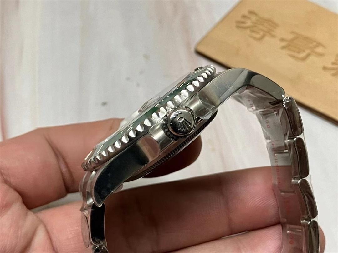 Clean Rolex yeşil su hayaleti yeni 3235 mekanizmalı modeli elde nasıl bir deneyim sunuyor? — 11. fotoğraf