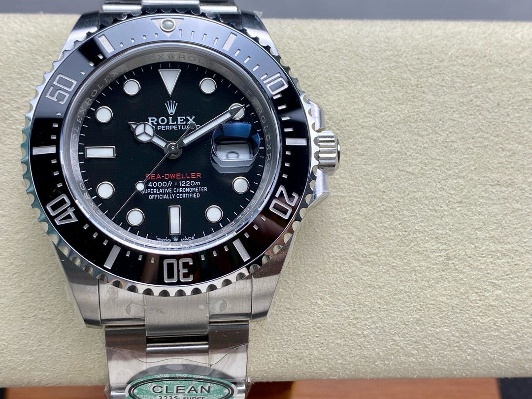 Clean tek kırmızı Sea-Dweller 126600 gerçekte nasıl? — 1. fotoğraf