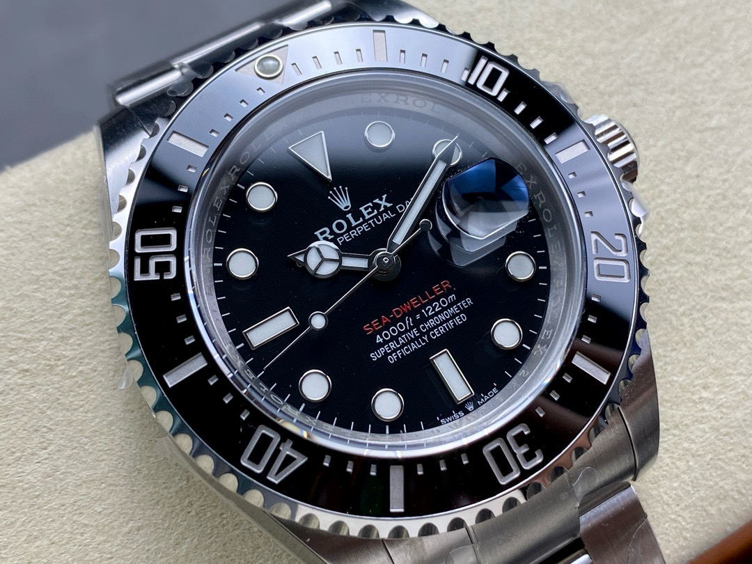 Clean tek kırmızı Sea-Dweller 126600 gerçekte nasıl? — 2. fotoğraf