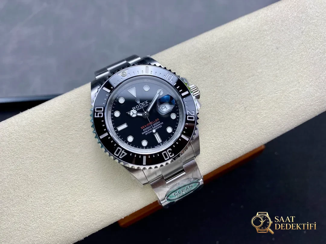 Clean tek kırmızı Sea-Dweller 126600 gerçekte nasıl? - Arka Kapak ve Mekanizma Detayı