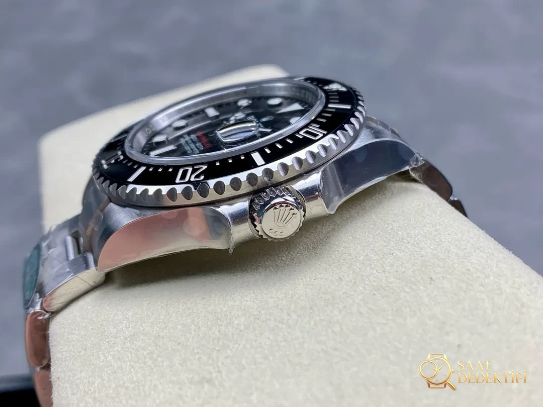 Clean tek kırmızı Sea-Dweller 126600 gerçekte nasıl? - Klips Kilidi ve Lazer Damgalar