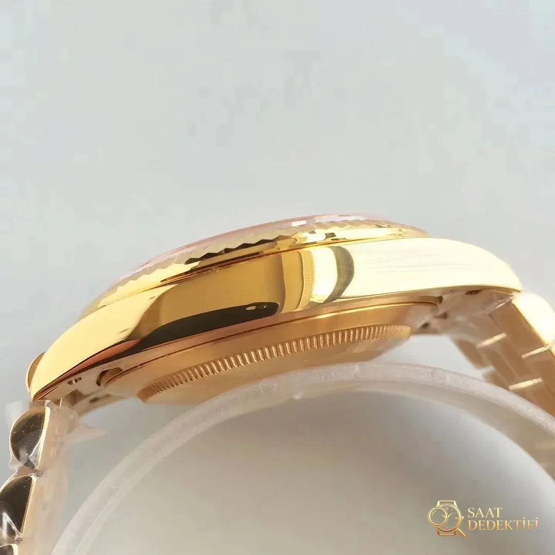 Replika Rolex Day Date 228235 Kasa