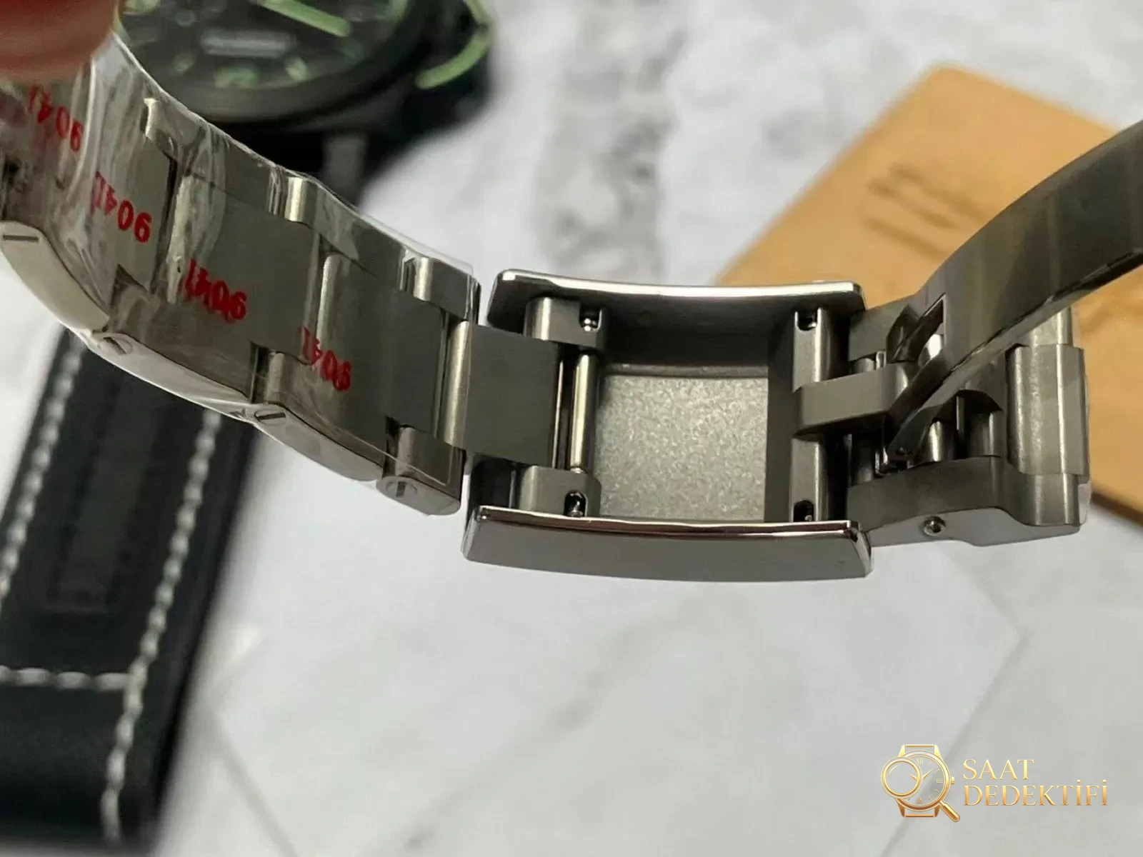 Derinlemesine İnceleme: VS Factory Yeni GMT Cola Bezel V3 Sürümü, Dandong 3285 Mekanizmasıyla Geliyor - Toka İçi Mikro Ayar Mekanizması