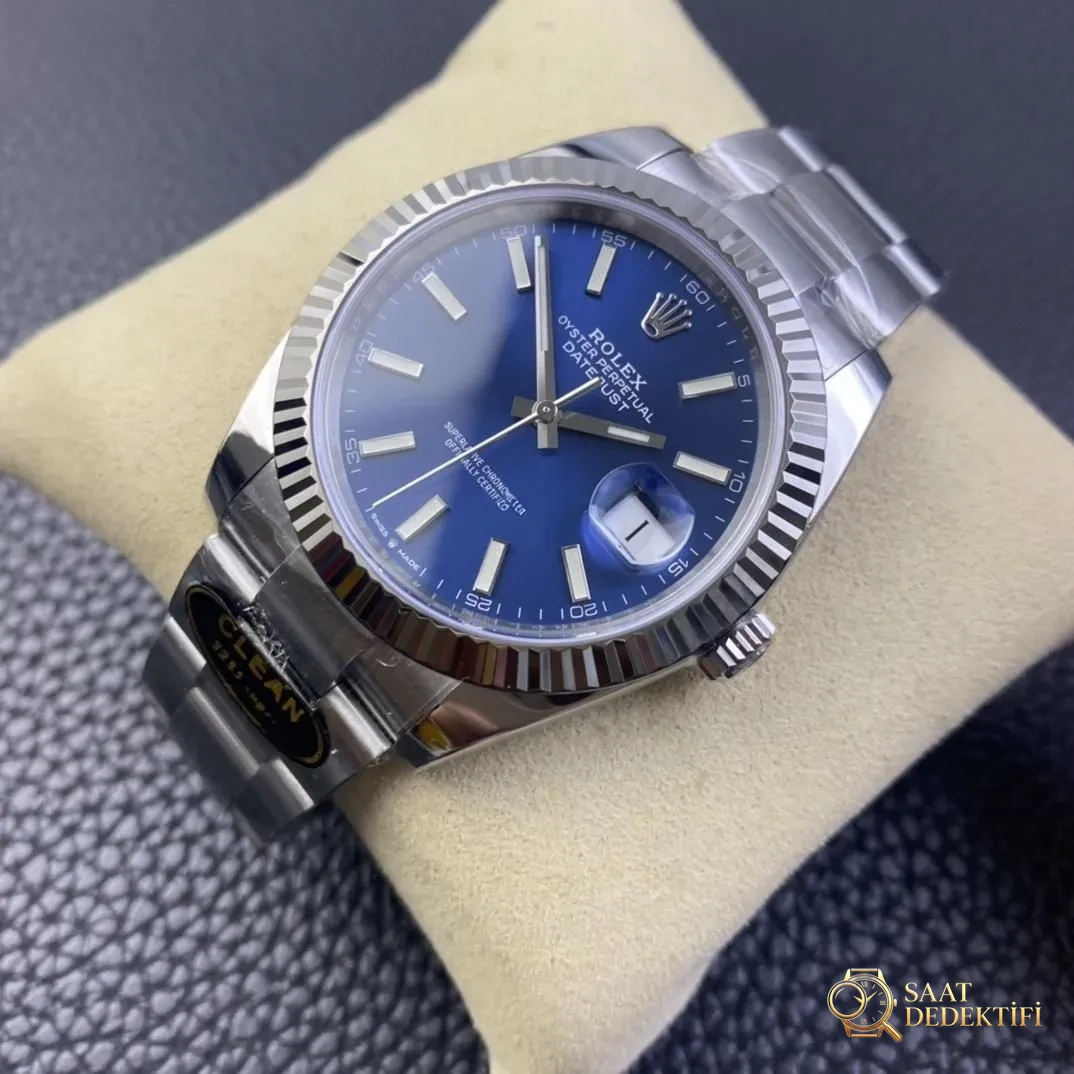 Detaylı İnceleme: Clean Rolex Datejust 41 126334 Mavi Kadran Replika - Arka Kapak ve Mekanizma Detayı
