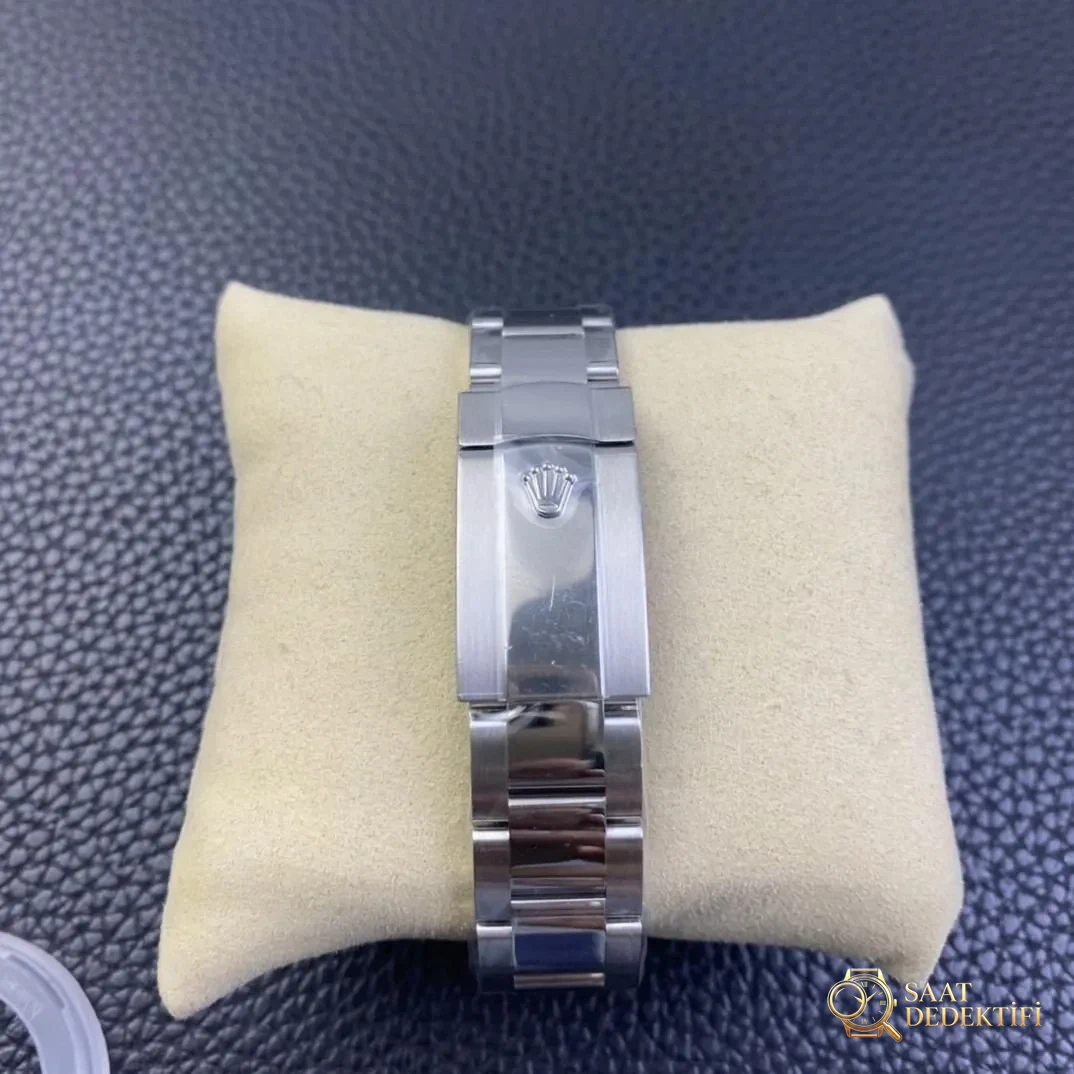Detaylı İnceleme: Clean Rolex Datejust 41 126334 Mavi Kadran Replika - Mekanizma Zemberek ve Balans Detayı
