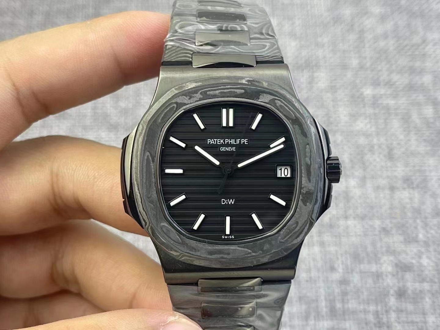 Patek Philippe Nautilus 5711 Karbon Replika