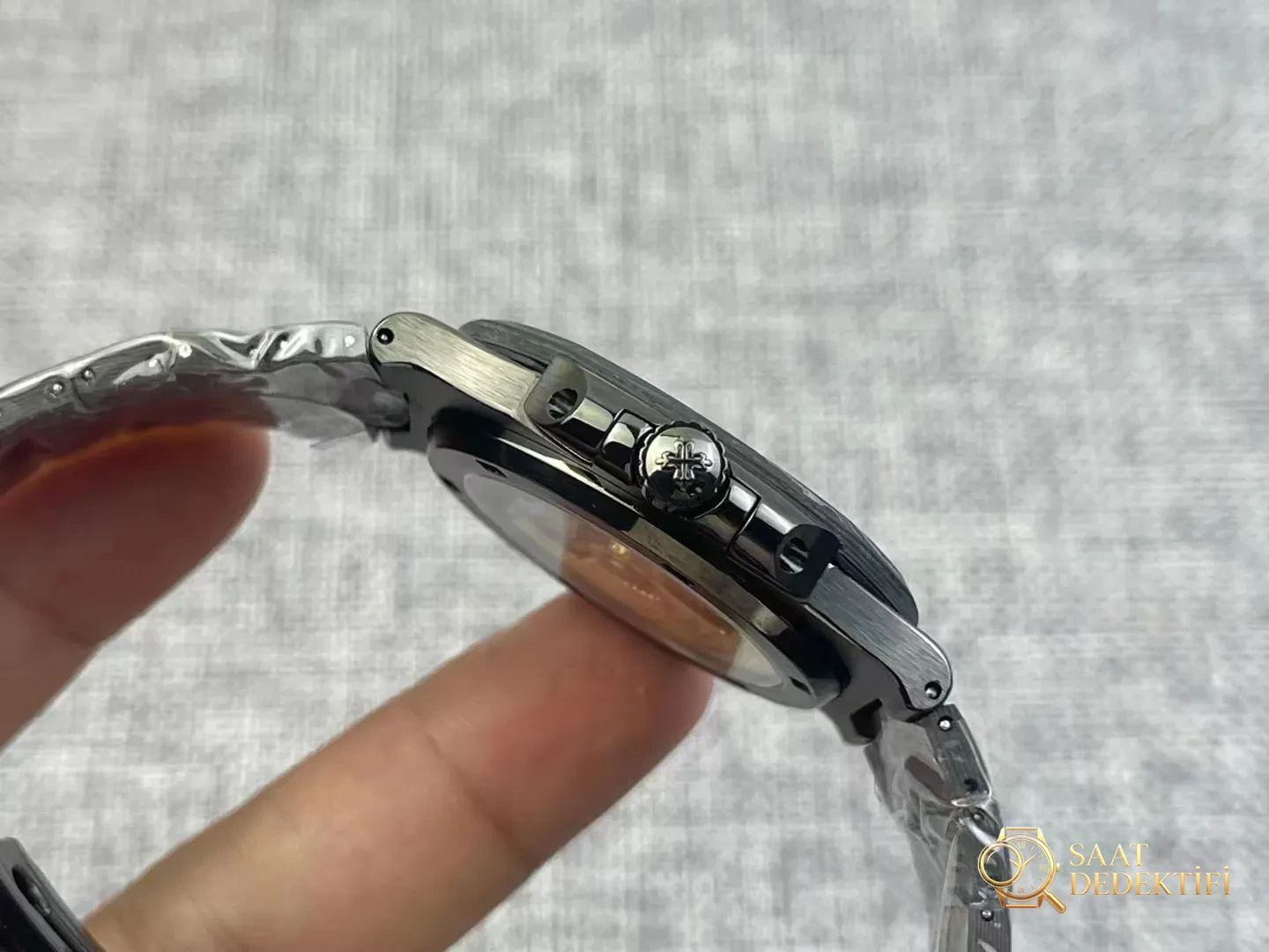 Patek Philippe Nautilus Carbon Crown