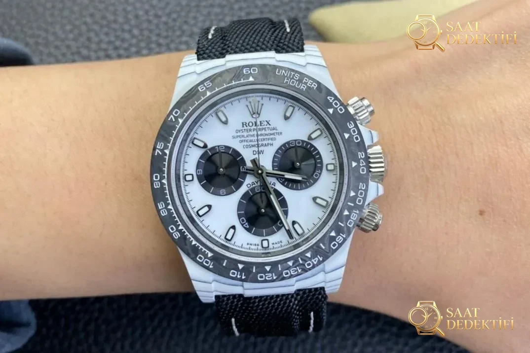 DIW ve N Factory iş birliğiyle üretilen Rolex 4130 Daytona modifiyeli NTPT karbon fiber kasa: işçiliği nasıl? - Mekanizma Zemberek ve Balans Detayı