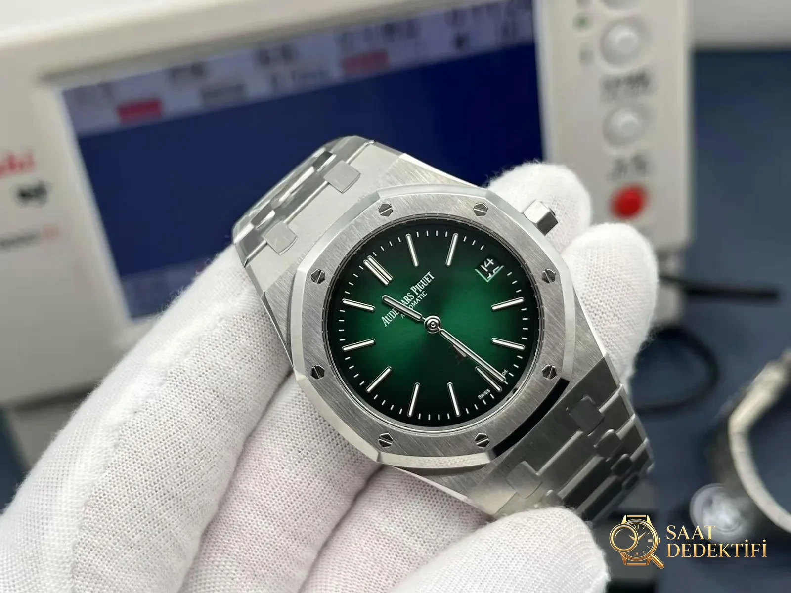 Efsane yeniden evrildi! ZF 2025 yepyeni «Çelik Kral» V2 yükseltme sürümü tanıtıldı - Kadran Detayı ve Bezel İşçiliği