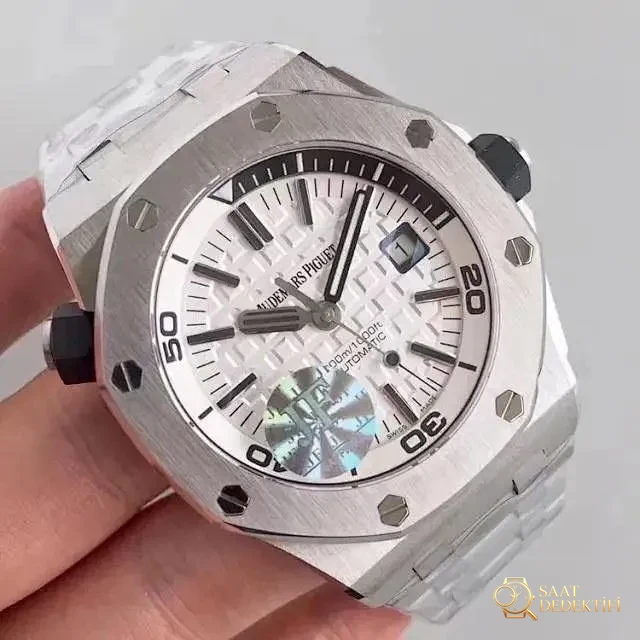 En gerçekçi sergi kasa arkalı replika saatler hangileri? - Bezel İçi Rehaut Gravürü ve Hizalaması