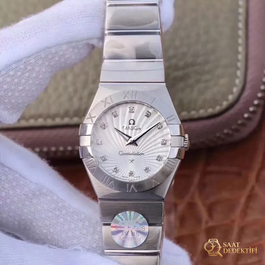 En Güncel 3S (SSS) Fabrikası Omega Constellation Orijinal Mekanizma 27 MM Kuvars Kadın Replika Saat Gerçek-Replika Karşılaştırması ve Orijinal İnceleme - Kadran Detayı ve Bezel İşçiliği