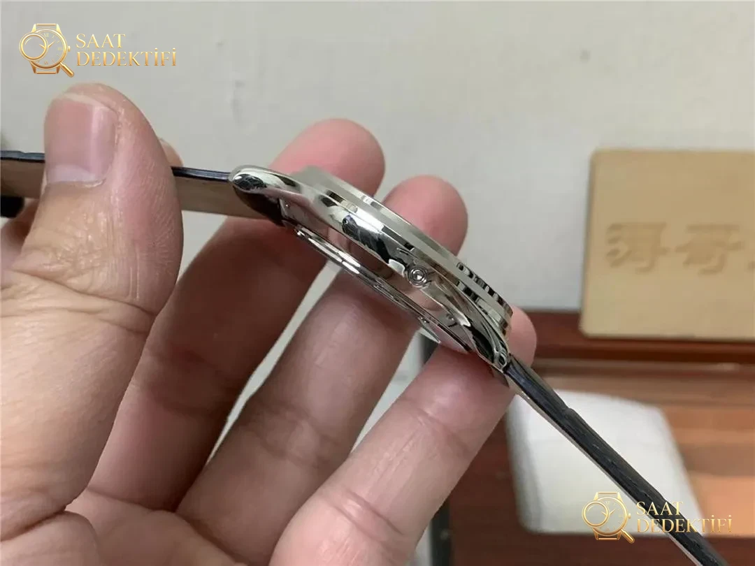 En iyi Jaeger-LeCoultre ay evreli hangisi? ZF Factory yükseltilmiş V2 tek parça 925 mekanizmasıyla GF