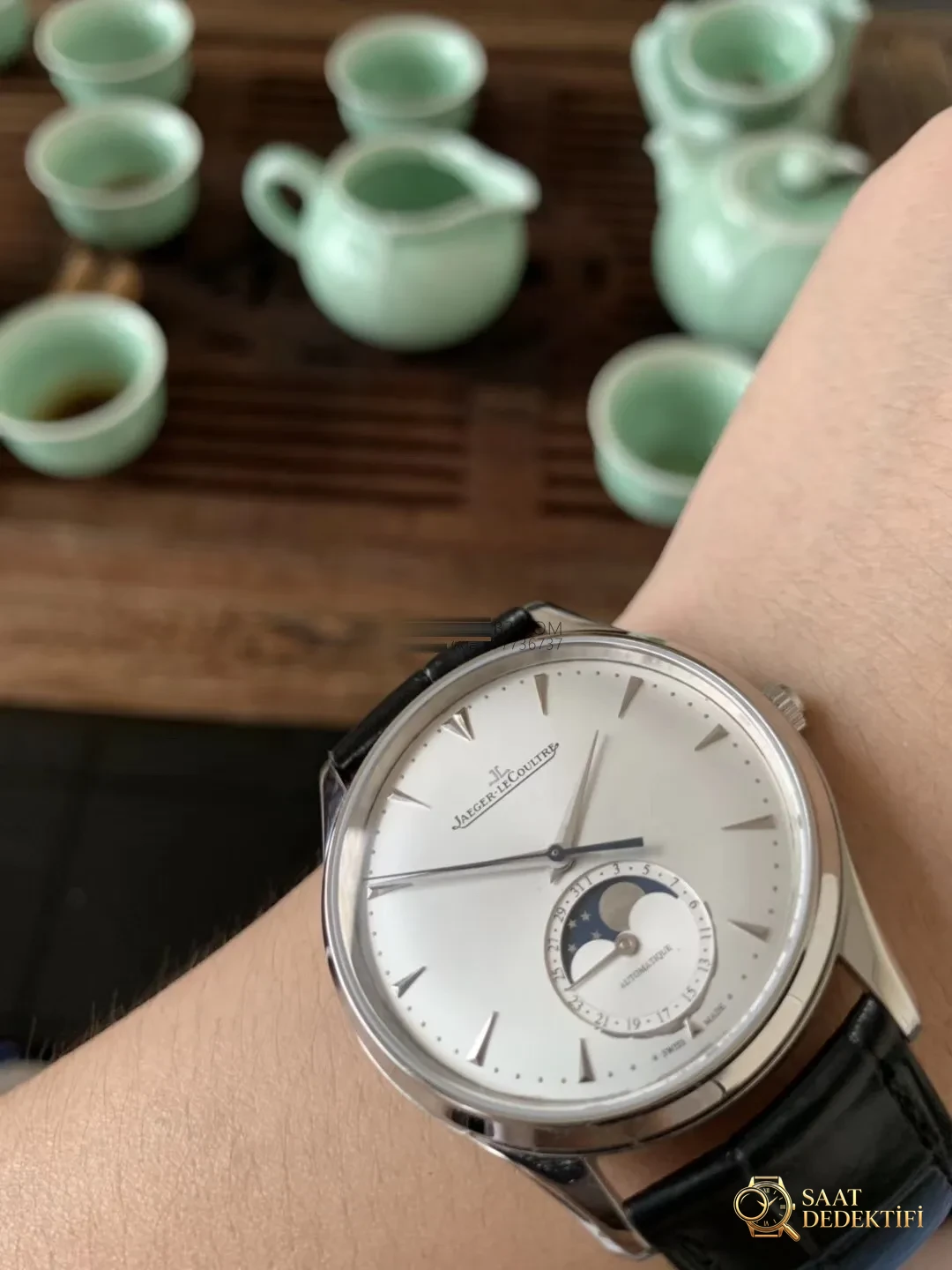 En üst versiyon GF Factory Jaeger-LeCoultre Master Ultra Thin Moon serisi klasik replika saat Q1368420 orijinal karşılaştırmalı inceleme - Tepe Koruması ve Ayar Fonksiyonu