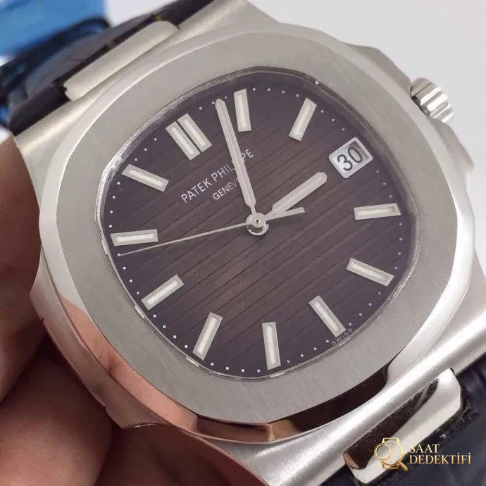 Version supérieure PPF Factory Patek Philippe Nautilus pourquoi PF et MK