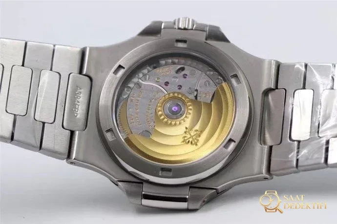 Version supérieure PPF Factory Patek Philippe Nautilus pourquoi PF et MK