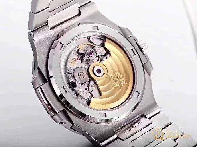 Version supérieure PPF Factory Patek Philippe Nautilus pourquoi PF et MK