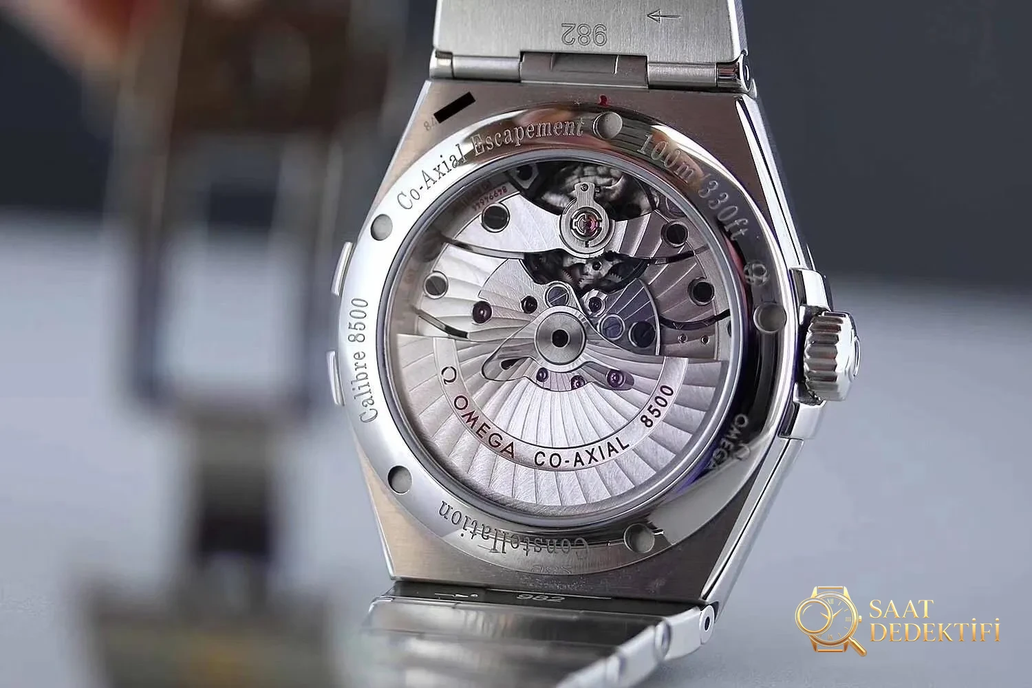 En üst versiyon VS Factory Omega Constellation - orijinal ve diğer replika versiyonlarla karşılaştırmalı inceleme - Yan Profil ve Kordon Bağlantısı