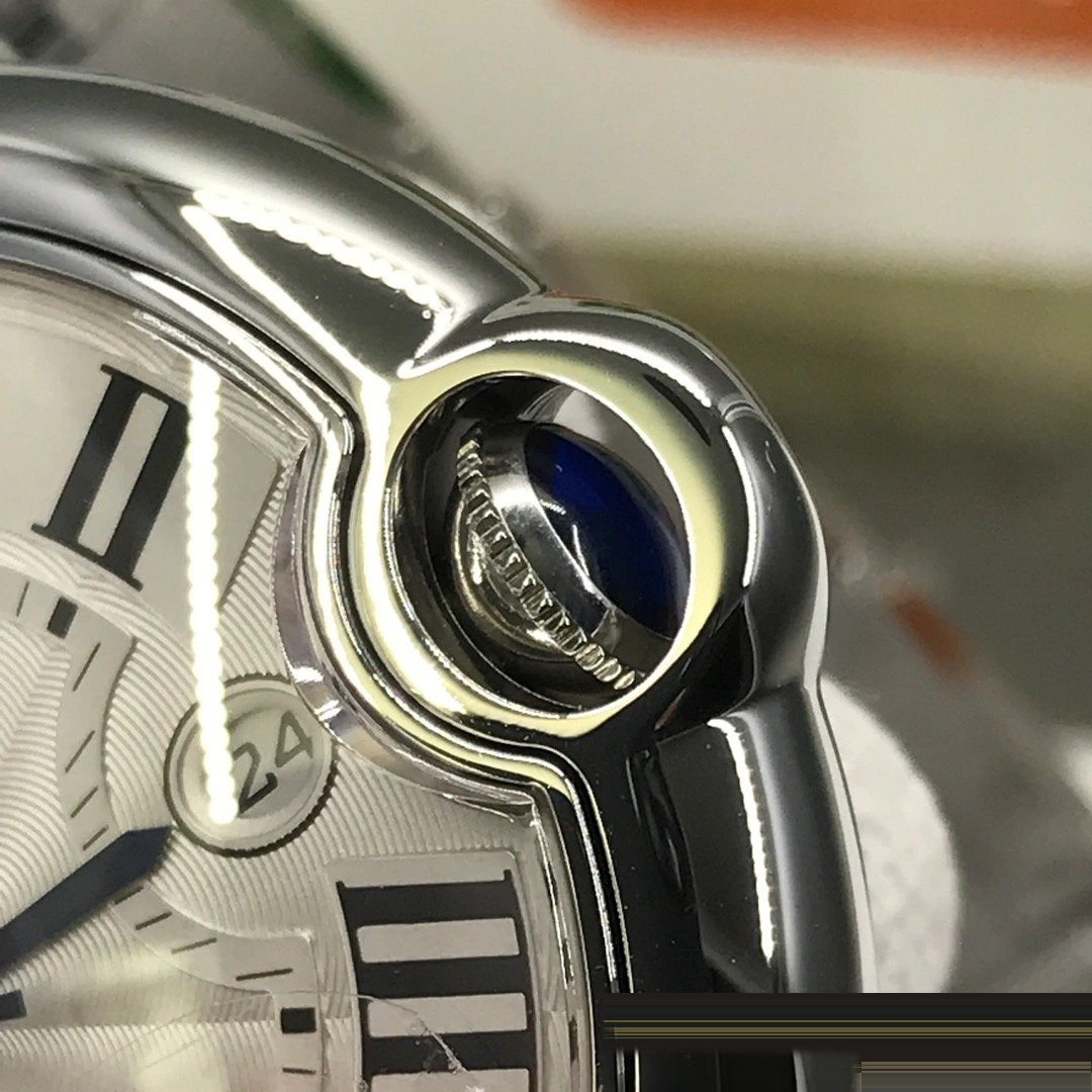En yeni V6 Cartier V7 versiyonu Ballon Bleu 42 mm detaylı gerçek çekim incelemesi ve gerçek-replika karşılaştırması — 5. fotoğraf