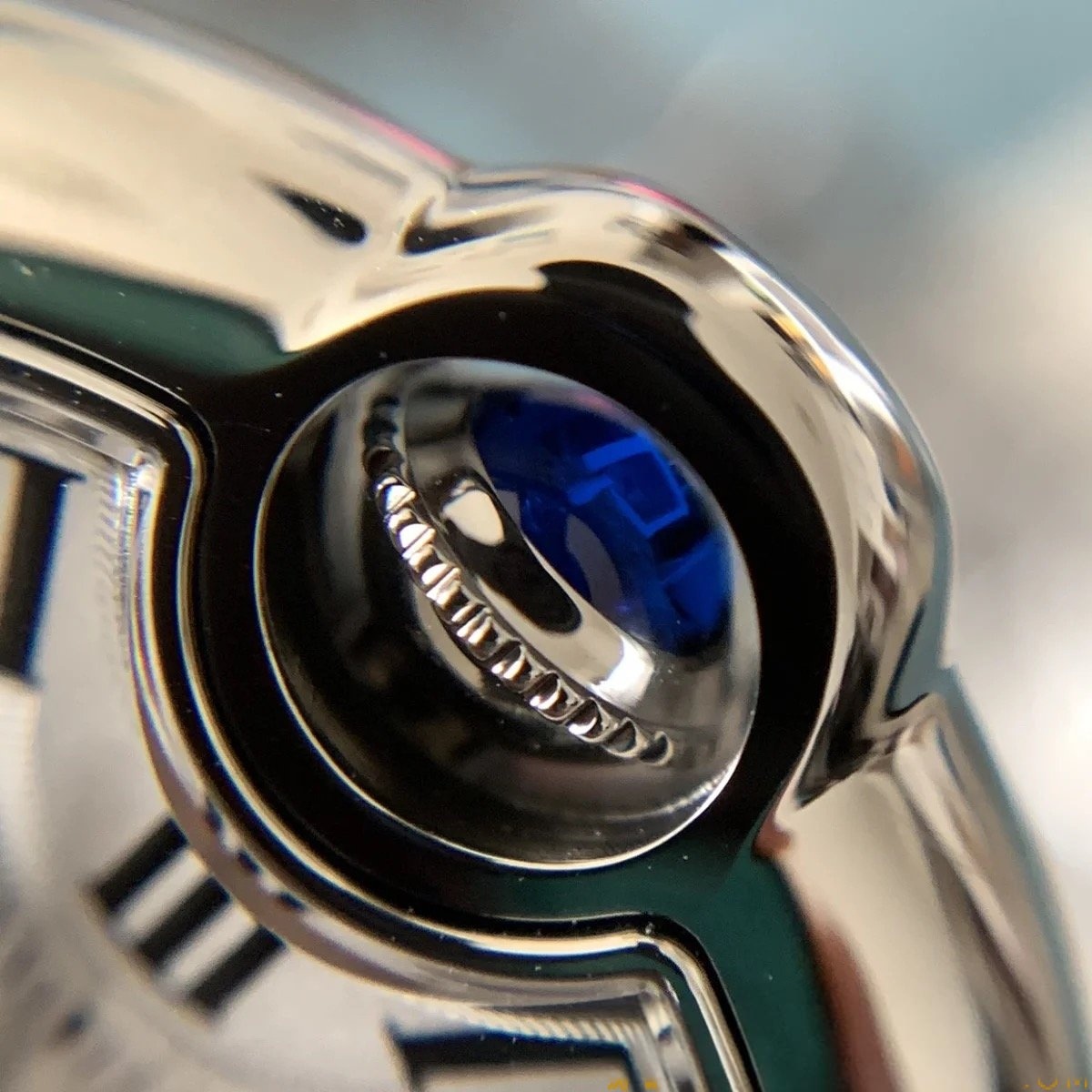 En yeni V6 Cartier V7 versiyonu Ballon Bleu 42 mm detaylı gerçek çekim incelemesi ve gerçek-replika karşılaştırması — 7. fotoğraf