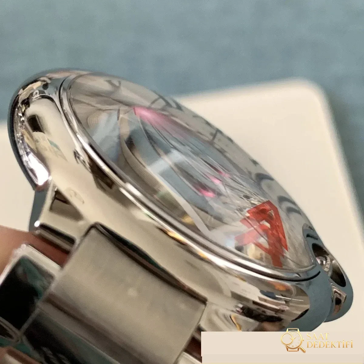 En yeni V6 Cartier V7 versiyonu Ballon Bleu 42 mm detaylı gerçek çekim incelemesi ve gerçek-replika karşılaştırması - Fosfor ve Super-LumiNova Gece Görünümü