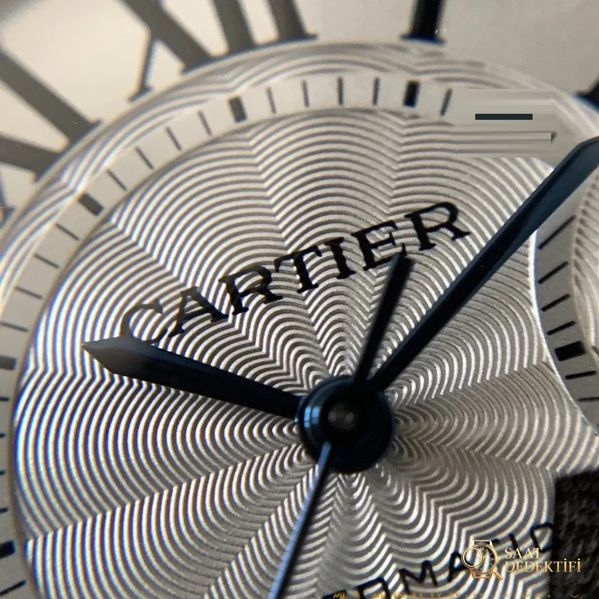 En yeni V6 Cartier V7 versiyonu Ballon Bleu 42 mm detaylı gerçek çekim incelemesi ve gerçek-replika karşılaştırması - Yan Profil ve Kordon Bağlantısı