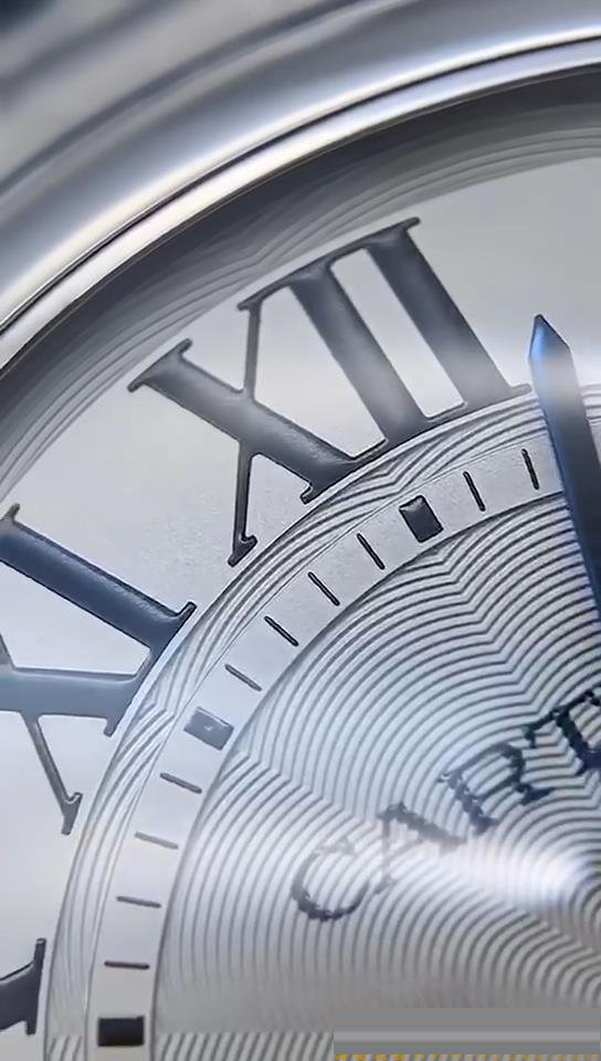En yeni V6 Cartier V7 versiyonu Ballon Bleu 42 mm detaylı gerçek çekim incelemesi ve gerçek-replika karşılaştırması — 15. fotoğraf