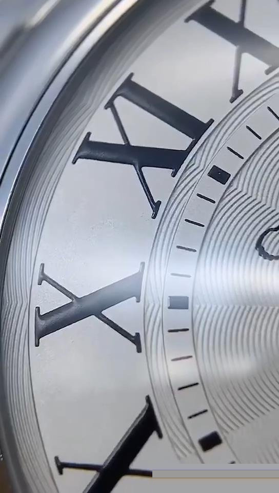 En yeni V6 Cartier V7 versiyonu Ballon Bleu 42 mm detaylı gerçek çekim incelemesi ve gerçek-replika karşılaştırması — 16. fotoğraf