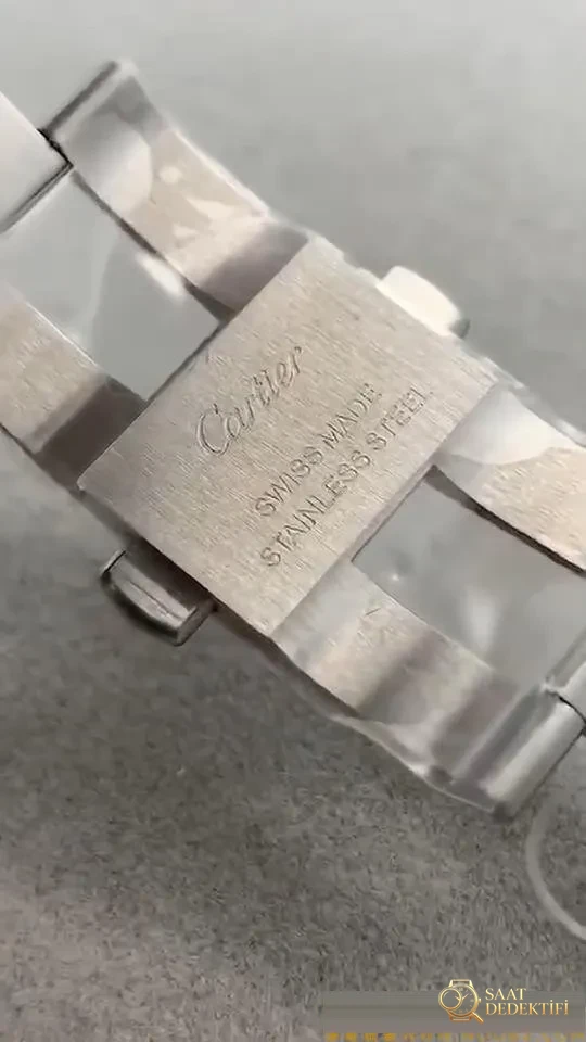 En yeni V6 Cartier V7 versiyonu Ballon Bleu 42 mm detaylı gerçek çekim incelemesi ve gerçek-replika karşılaştırması - Bezel İçi Rehaut Gravürü ve Hizalaması