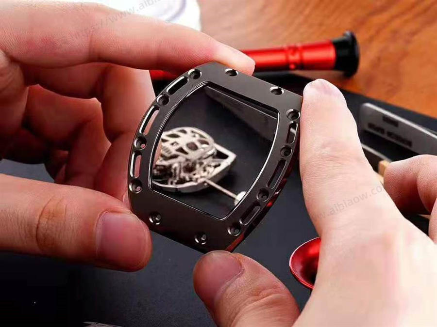 EUR Factory Richard Mille RM-052 Ultimate Kurukafa Phoenix Red saat incelemesi — 7. fotoğraf