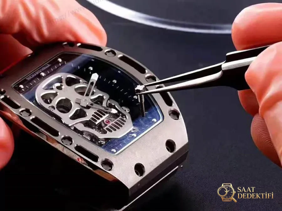EUR Factory Richard Mille RM-052 Ultimate Kurukafa Phoenix Red saat incelemesi - Bilezik, Toka ve Klips Mekanizması