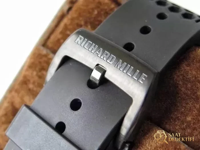 EUR Factory Richard Mille RM027/RM052 lüks tourbillon saatlerine yakından bakış - Genel Açı ve Estetik Duruş